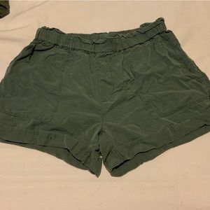 Aerie camp green short